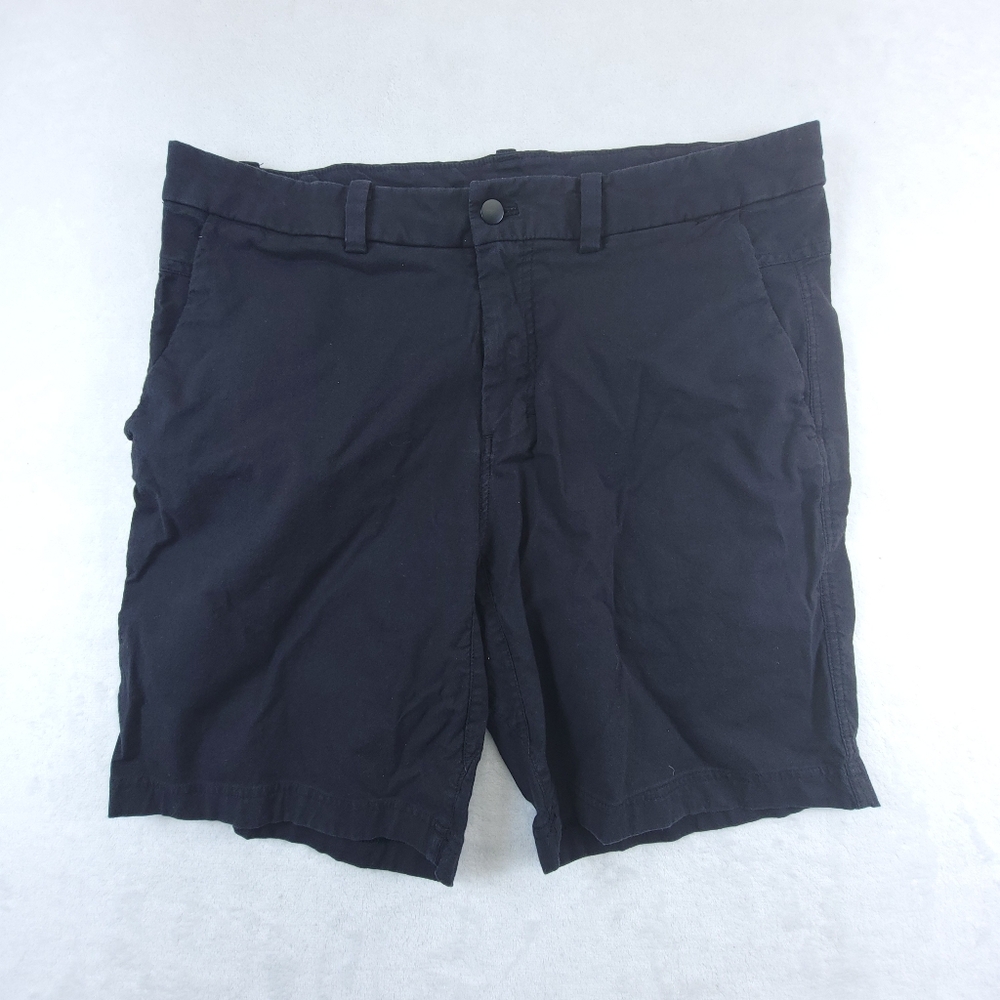 Lululemon Shorts Mens 38 Black Chino Athleisure Slash Pockets Casual
